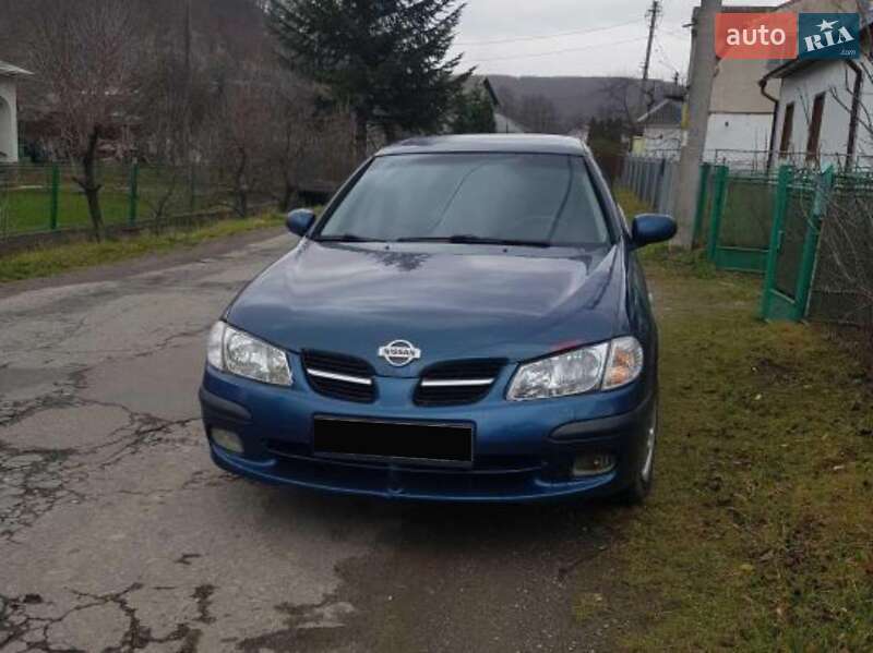 Хэтчбек Nissan Almera 2000 в Стримбе