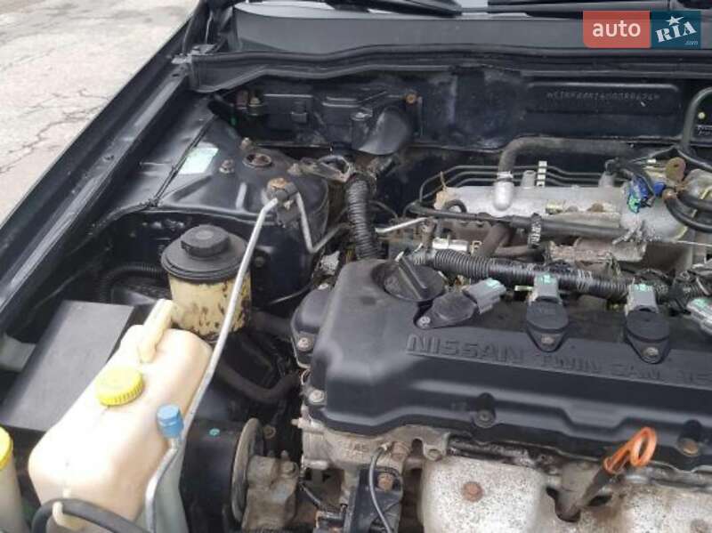 Хэтчбек Nissan Almera 2000 в Стримбе