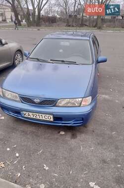 Хэтчбек Nissan Almera 1999 в Киеве