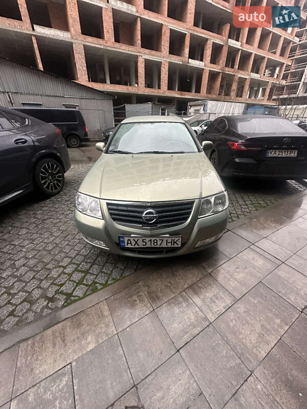 Седан Nissan Almera 2011 в Киеве