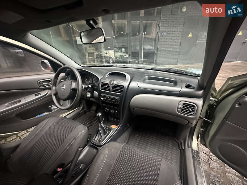 Седан Nissan Almera 2011 в Киеве