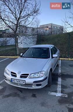 Седан Nissan Almera 2001 в Ужгороде