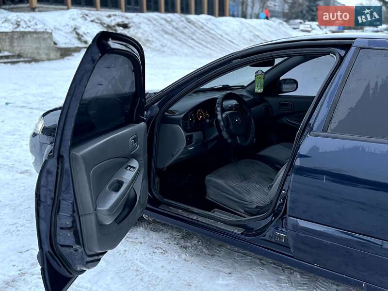 Седан Nissan Almera 2011 в Кропивницькому