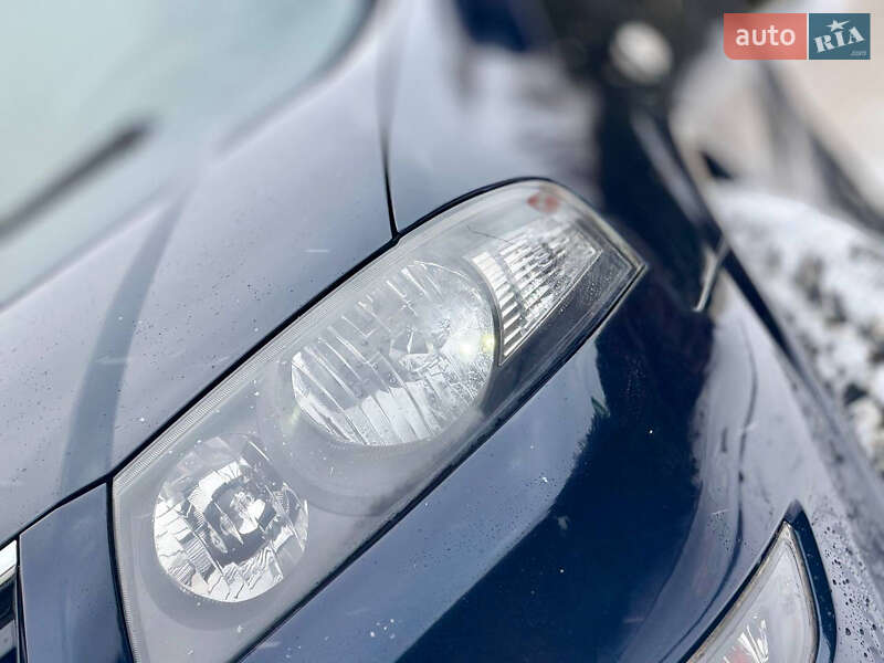 Седан Nissan Almera 2012 в Дрогобыче