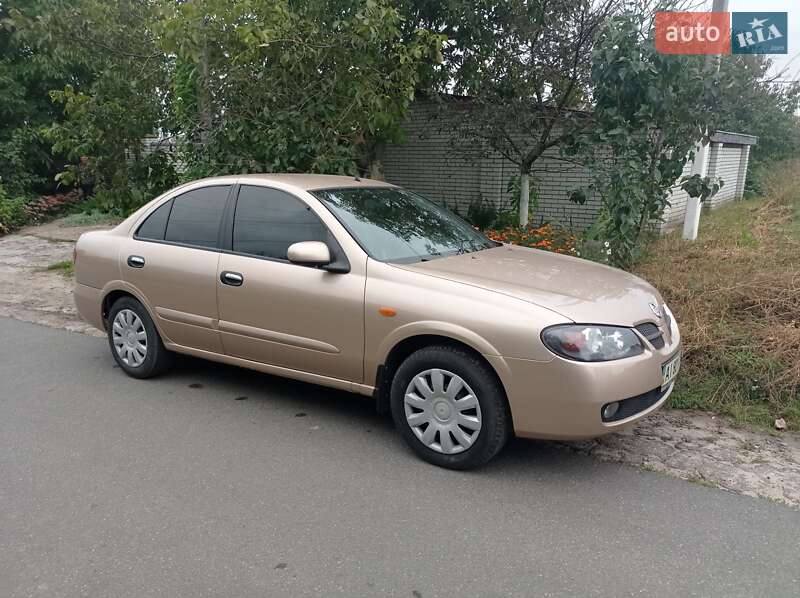 Nissan Almera 2004