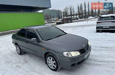 Седан Nissan Almera 2001 в Киеве