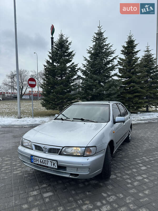 Nissan Almera 1996