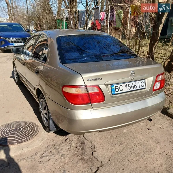 Nissan Almera 2002