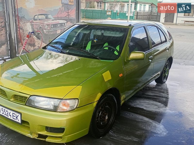 Хэтчбек Nissan Almera 1995 в Брусилове