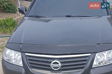 Седан Nissan Almera 2010 в Чернівцях