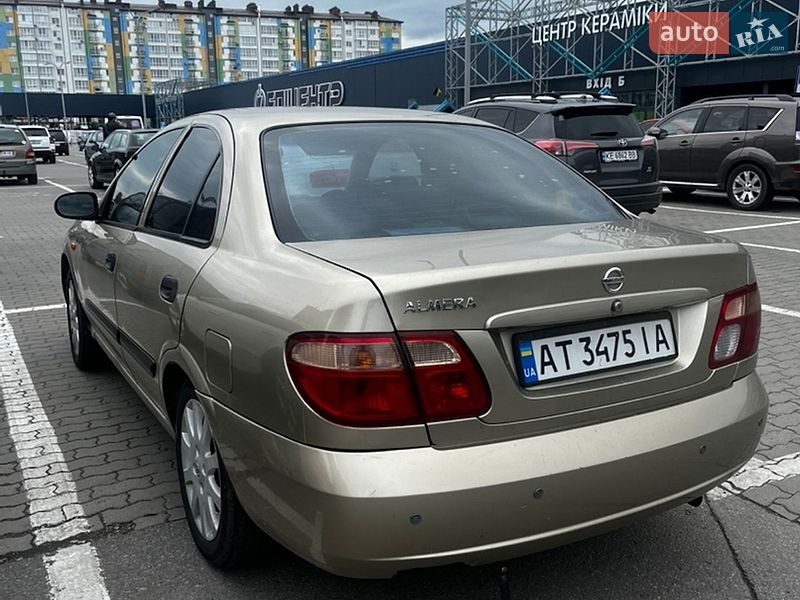 Nissan Almera 2004