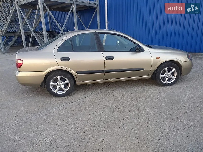 Nissan Almera