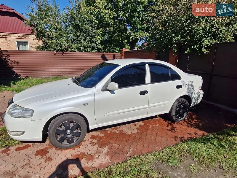 Nissan Almera