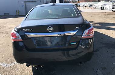 Седан Nissan Altima 2014 в 