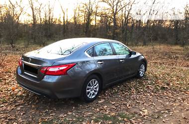 Седан Nissan Altima 2017 в 
