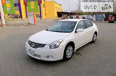 Седан Nissan Altima 2011 в 
