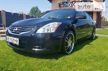 Седан Nissan Altima 2010 в Виннице