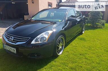 Седан Nissan Altima 2010 в Виннице