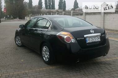 Седан Nissan Altima 2010 в Никополе