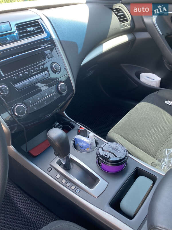 Седан Nissan Altima 2015 в Ивано-Франковске