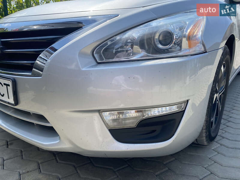 Седан Nissan Altima 2015 в Ивано-Франковске