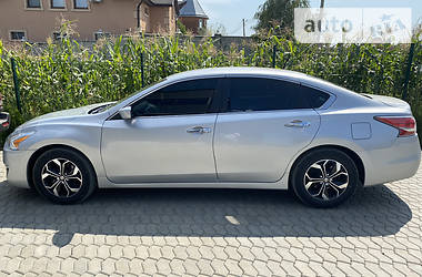 Седан Nissan Altima 2015 в Ивано-Франковске