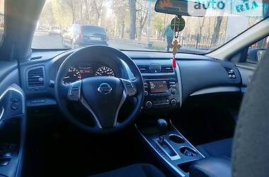 Седан Nissan Altima 2015 в Житомире