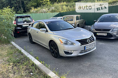Седан Nissan Altima 2014 в Киеве