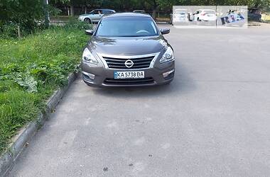Седан Nissan Altima 2015 в Києві