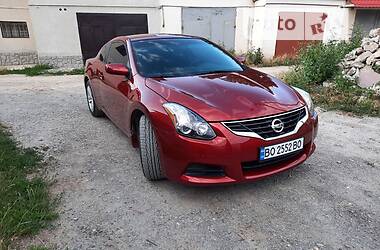 Купе Nissan Altima 2013 в Чорткові