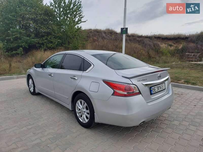 Седан Nissan Altima 2013 в Николаеве