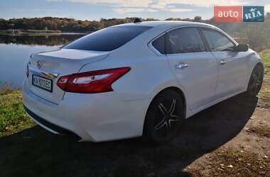 Седан Nissan Altima 2016 в 