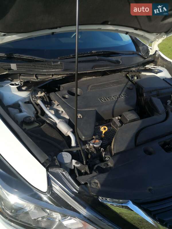 Седан Nissan Altima 2016 в Жовтих Водах