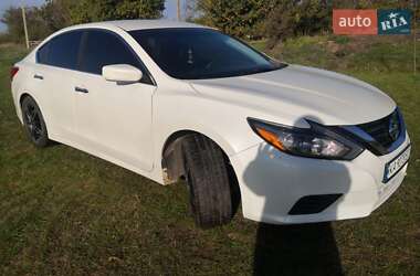 Седан Nissan Altima 2016 в 