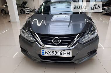 Седан Nissan Altima 2017 в Хмельницком