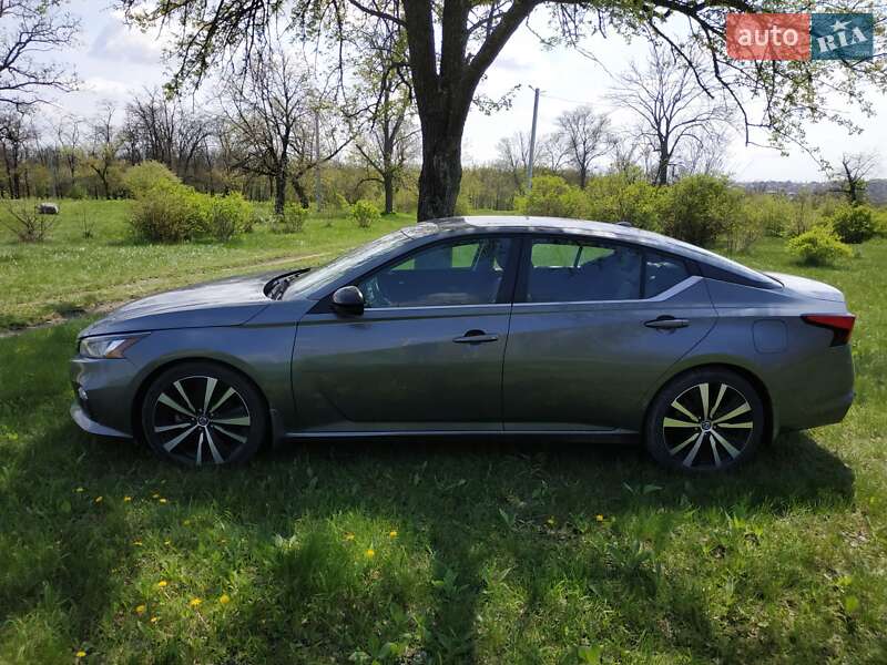 Седан Nissan Altima 2018 в Киеве