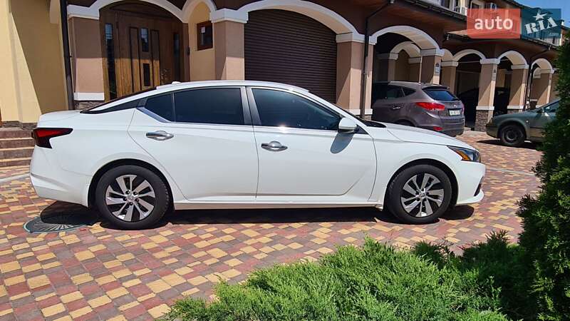 Седан Nissan Altima 2018 в Киеве фото 3 Седан Nissan Altima 2018 в Киеве