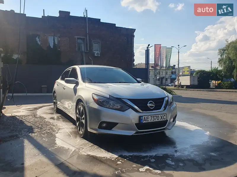 Nissan Altima