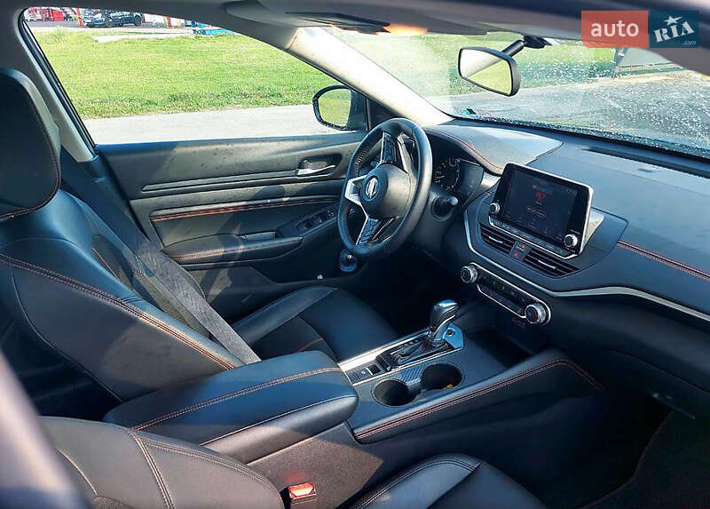 Седан Nissan Altima 2019 в Киеве
