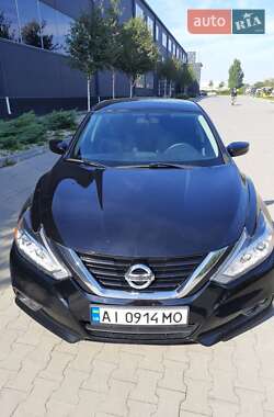 Седан Nissan Altima 2016 в Софиевской Борщаговке