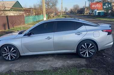 Седан Nissan Altima 2019 в Запоріжжі