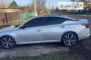 Седан Nissan Altima 2019 в Запоріжжі