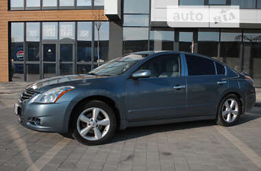 Седан Nissan Altima 2010 в Ивано-Франковске