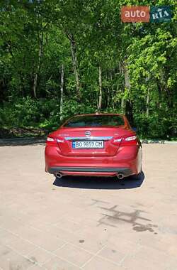 Седан Nissan Altima 2016 в 