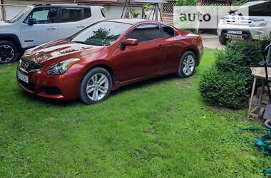 Купе Nissan Altima 2013 в Чорткові