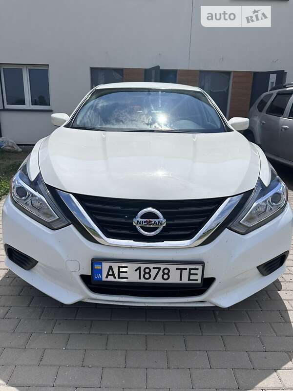 Седан Nissan Altima 2018 в Днепре