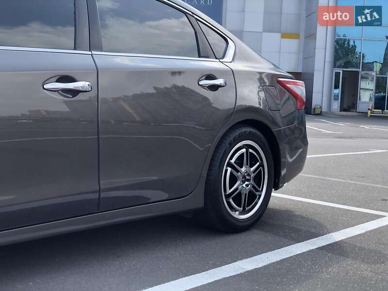 Седан Nissan Altima 2013 в Одесі
