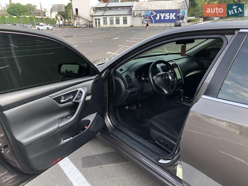 Седан Nissan Altima 2013 в Одесі