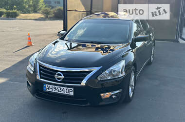 Седан Nissan Altima 2015 в Дніпрі