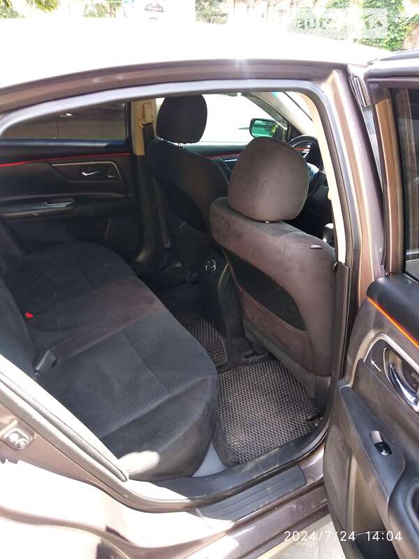 Седан Nissan Altima 2015 в Дніпрі